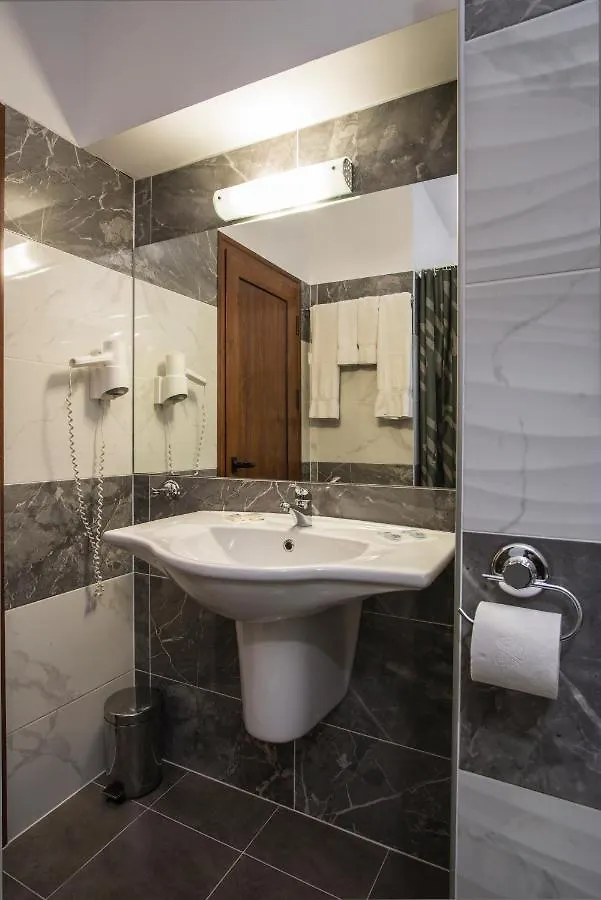 Hotel Lira Słoneczny Brzeg