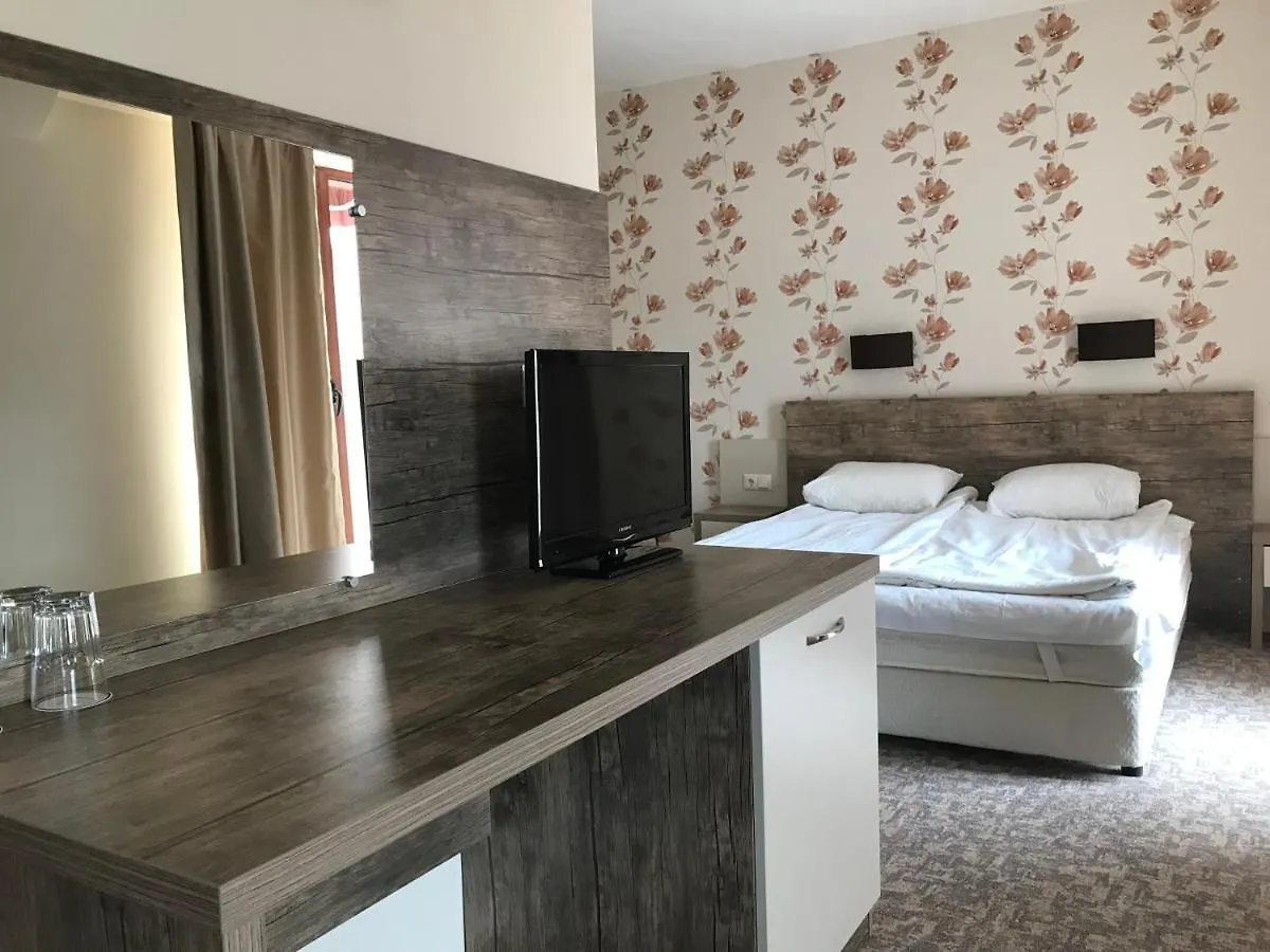Hotel Lira Słoneczny Brzeg