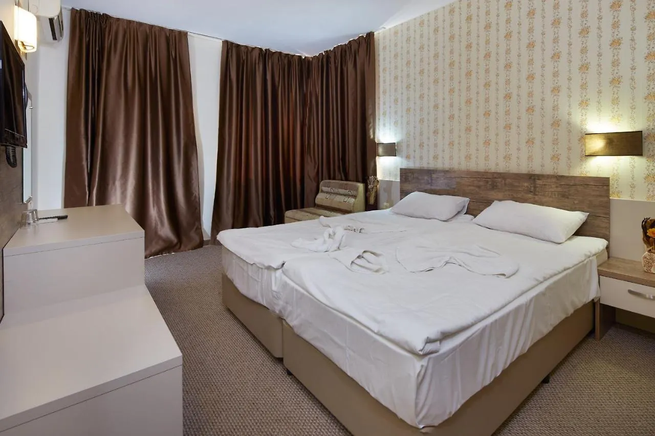 Hotel Lira Słoneczny Brzeg 3*,  Bułgaria