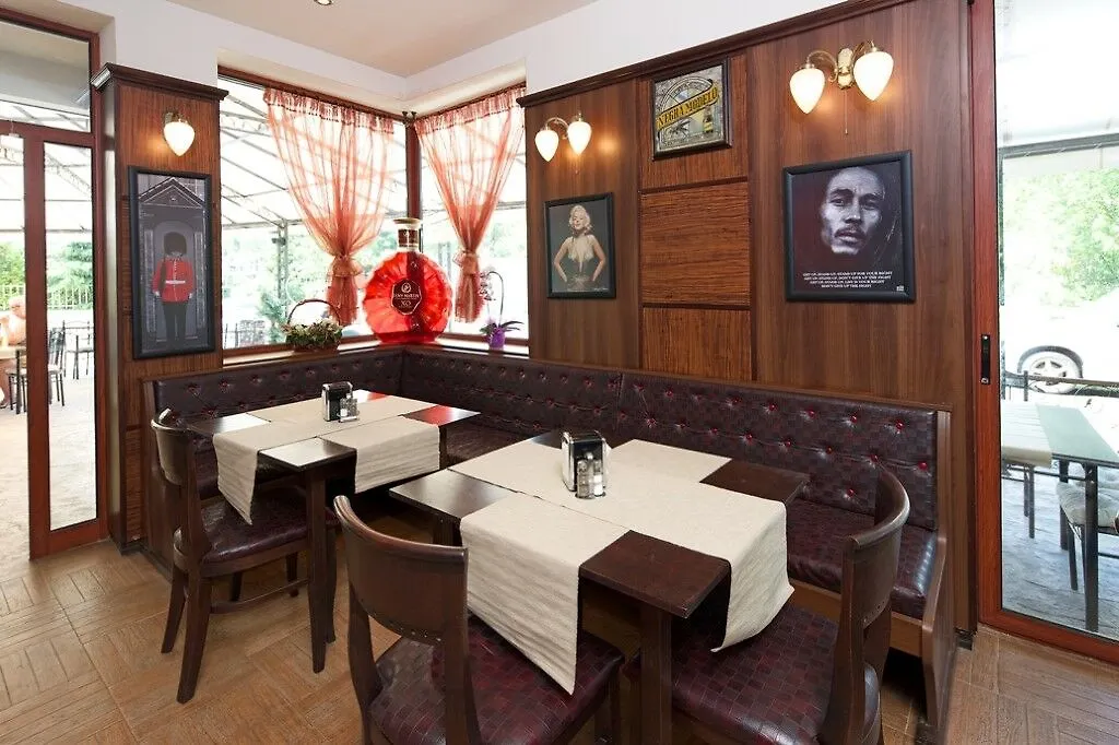 Hotel Lira Słoneczny Brzeg